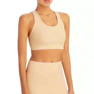 Bandier All Access - Front Row Ribbed Medium Impact Sports‎ Bra
